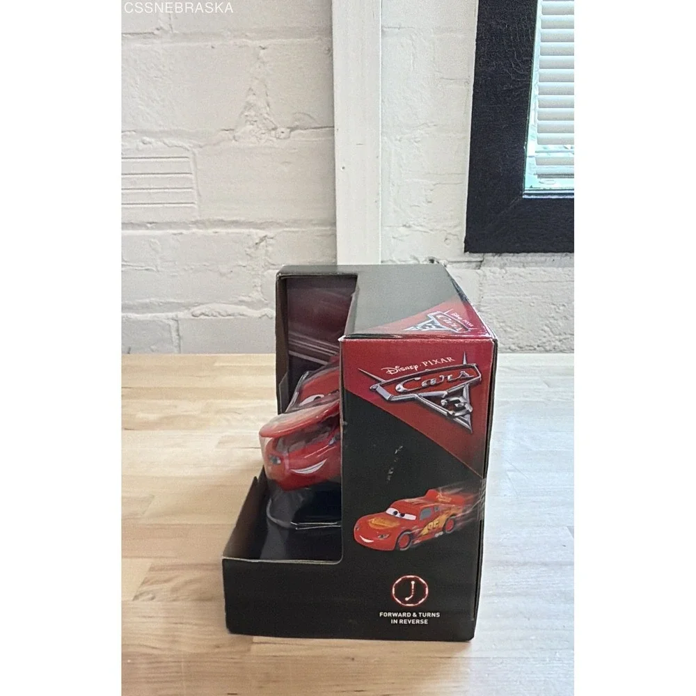 Disney Pixar Cars 3 Crazy Crash & Smash Lightning McQueen R/C Car 2.4GHz New